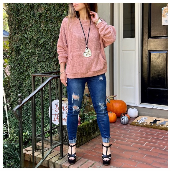 #01 So soft Kangaroo pocket loose fit top - Picture 4 of 6